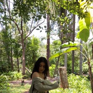 Meet your Posher, Yarali